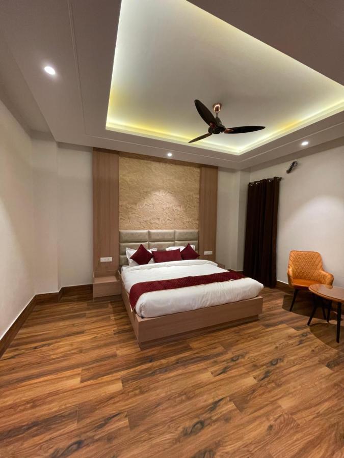 Hotel Crown Savoy, Near Railway Station & Guru Nanak Dev University أمريتسار المظهر الخارجي الصورة